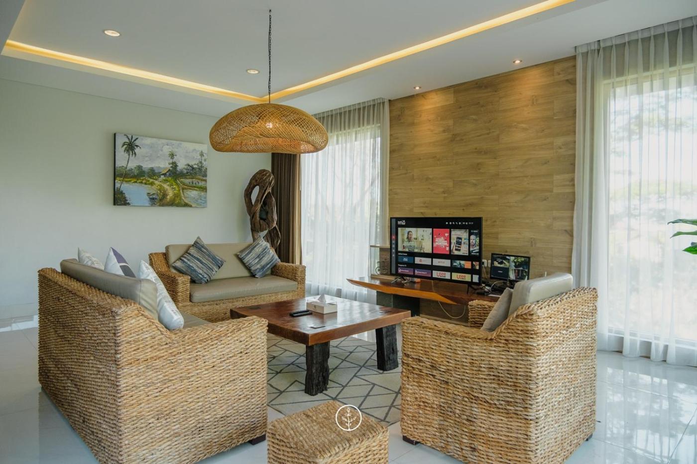 Anindya Hill View Villa 7 Bedrooms With A Private Swimming Pool Бандунг Экстерьер фото