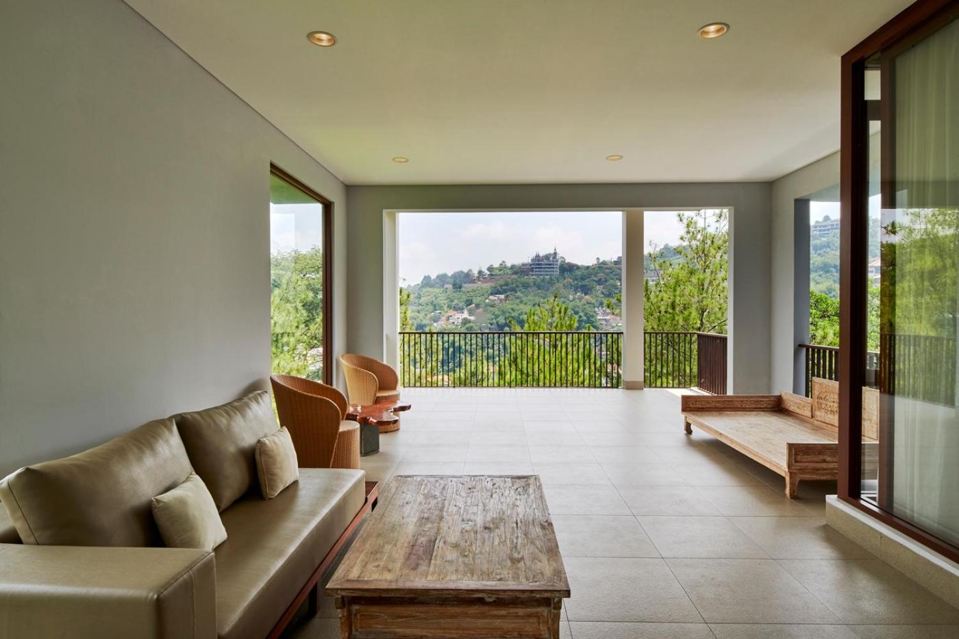 Anindya Hill View Villa 7 Bedrooms With A Private Swimming Pool Бандунг Экстерьер фото