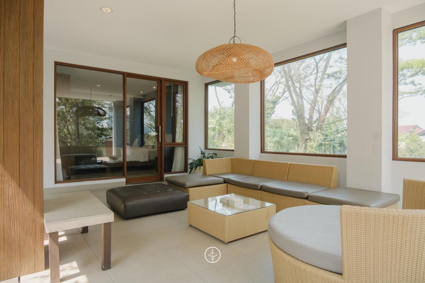 Anindya Hill View Villa 7 Bedrooms With A Private Swimming Pool Бандунг Экстерьер фото